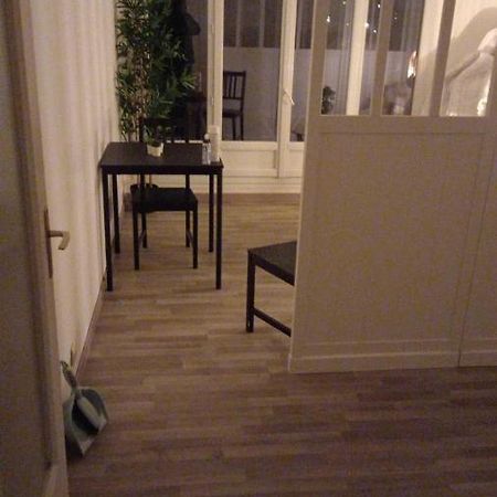 Lumineux Studio Avec Balcon / Cosy Flat With Balcony Lägenhet Villejuif Exteriör bild